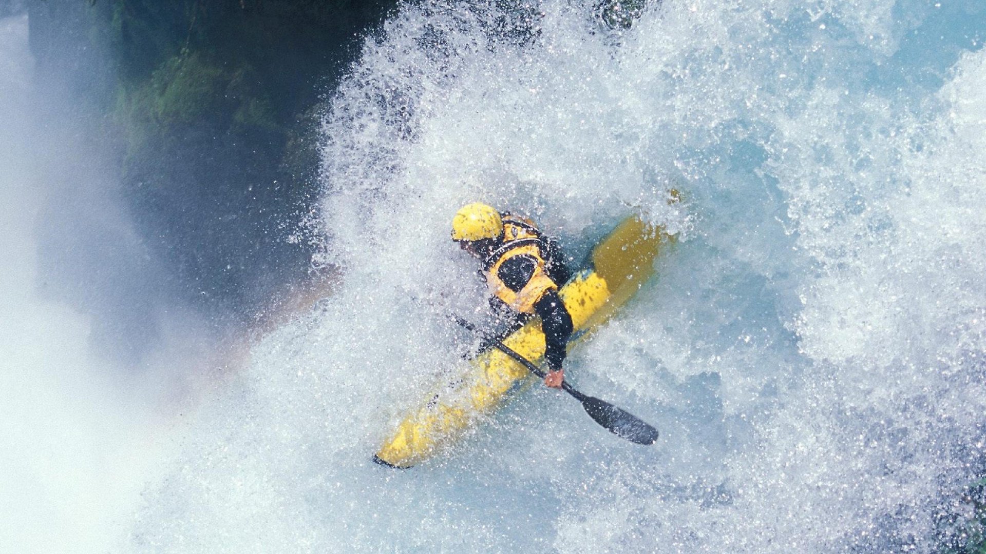 电竞热潮席卷全球，中国战队再夺世界冠军，产业规模突破千亿