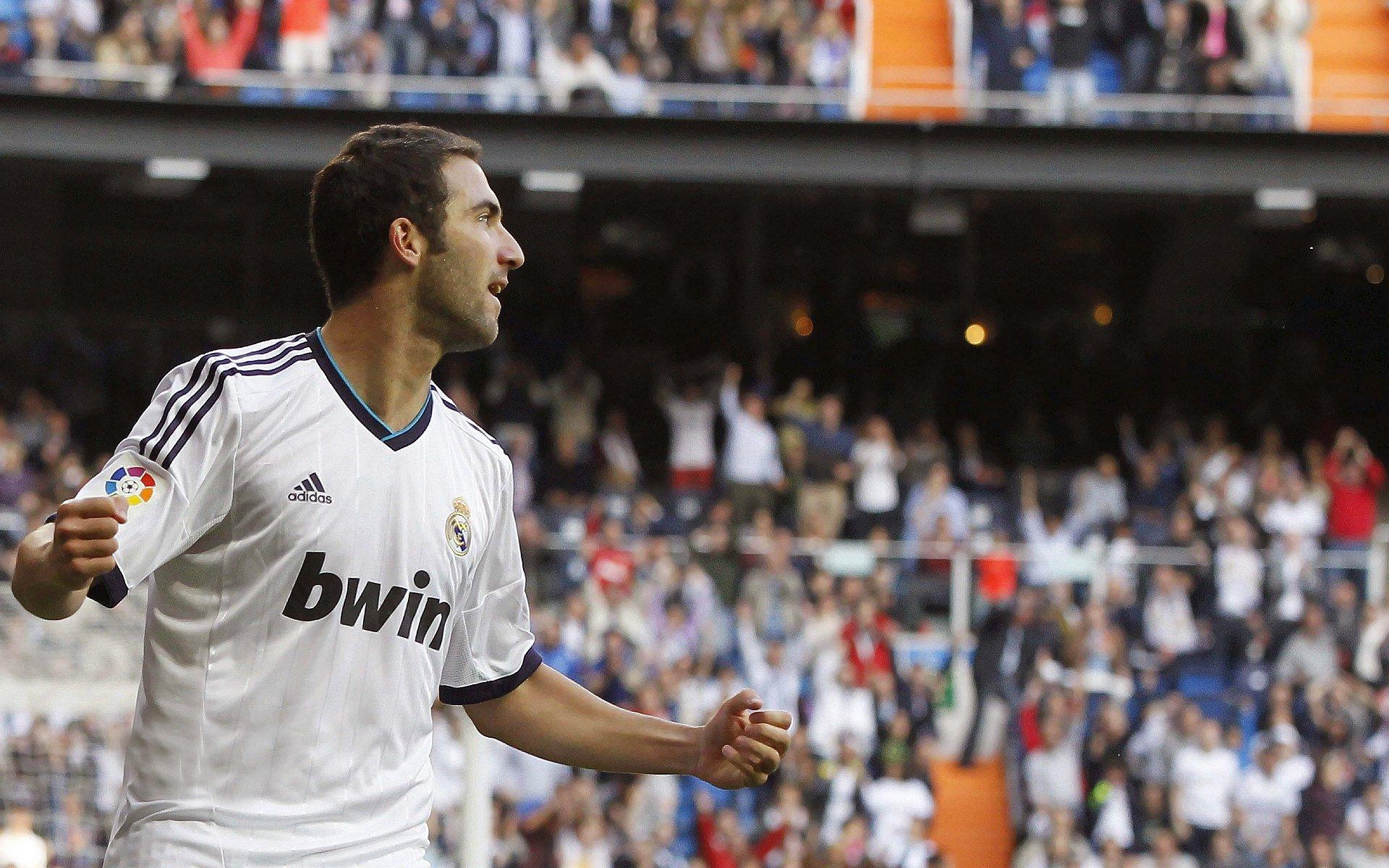 巨星伤愈归来！关键战复出率队逆转，球迷沸腾