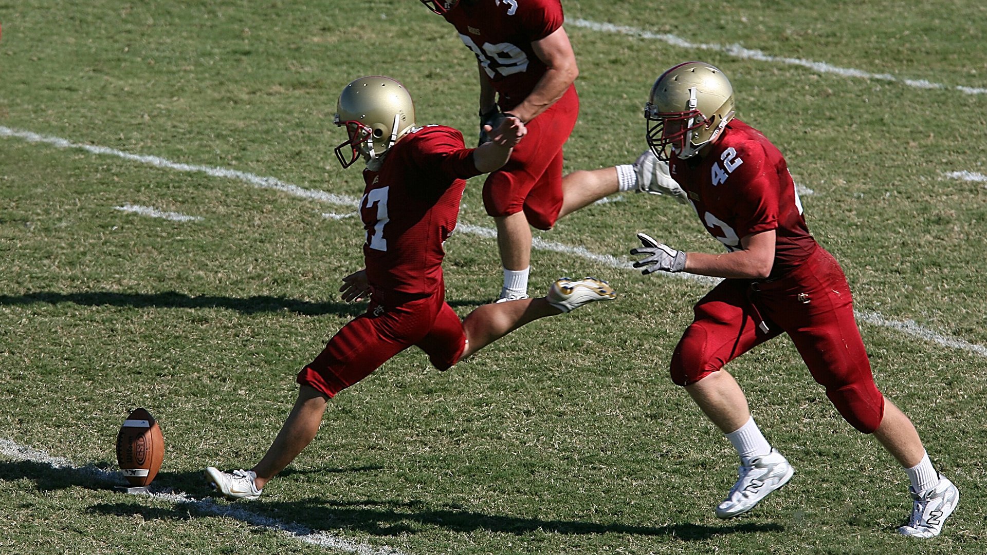 德甲联赛激战正酣,拜仁慕尼黑紧追领头羊勒沃库森