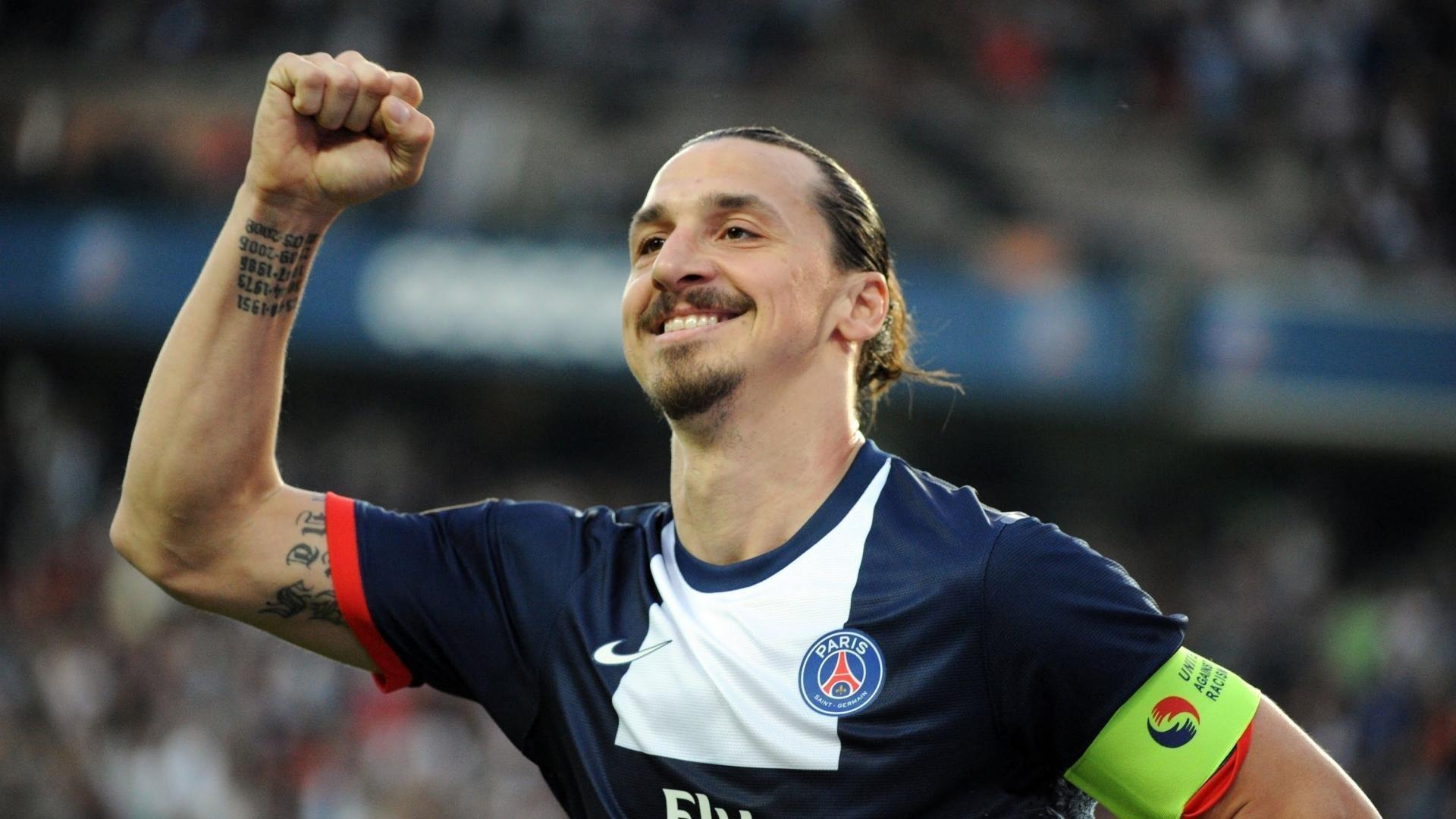 弗兰克驳斥战术标签，防守教练？我的球队更爱进攻 主帅坦言远离社交媒体助其专注赛场